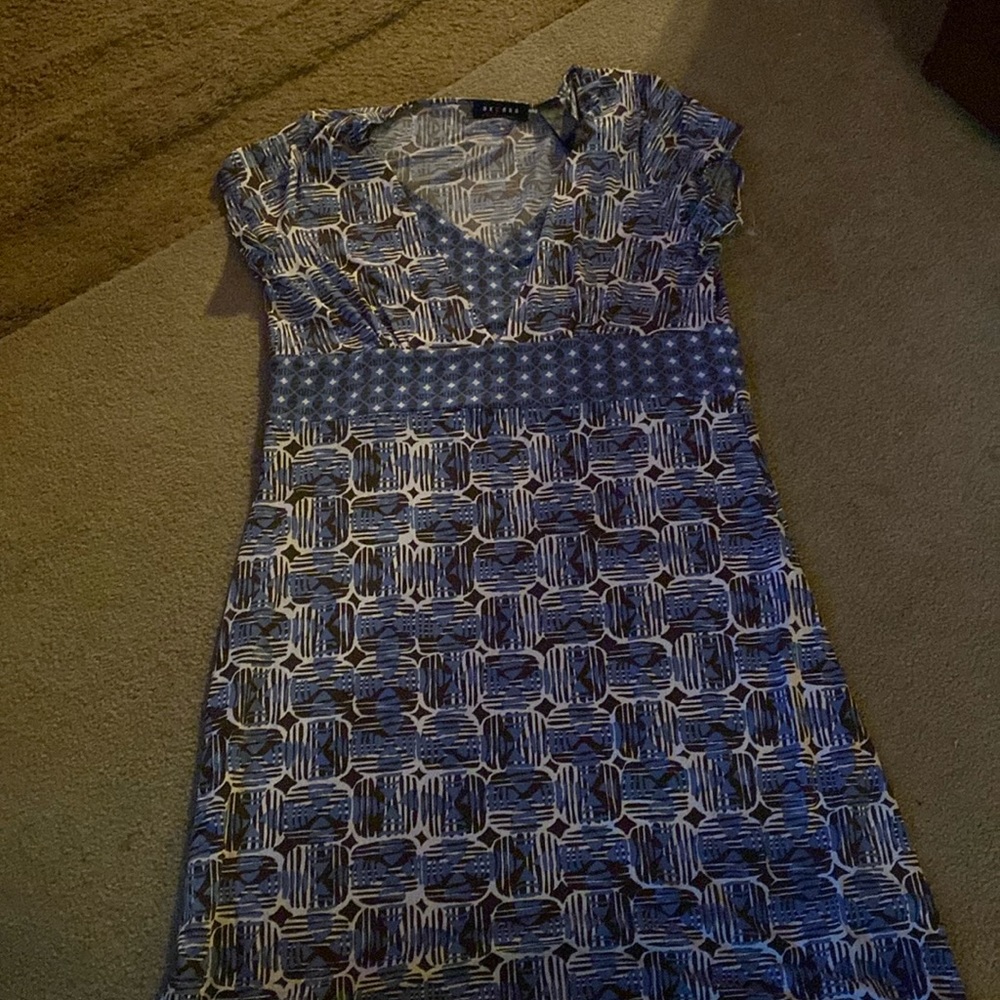 A summer sun dress type dress. Blue with patterns. Size Large.